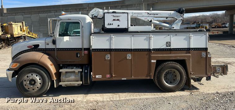 image for item NN9318 2014 Peterbilt 337  utility / service truck