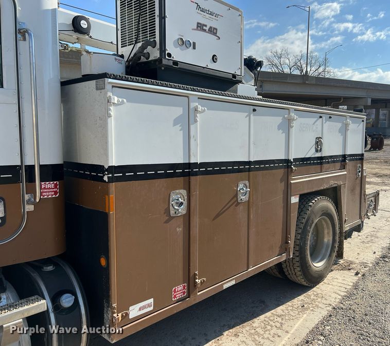 image for item NN9318 2014 Peterbilt 337  utility / service truck