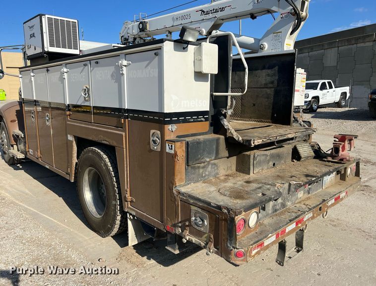 image for item NN9318 2014 Peterbilt 337  utility / service truck