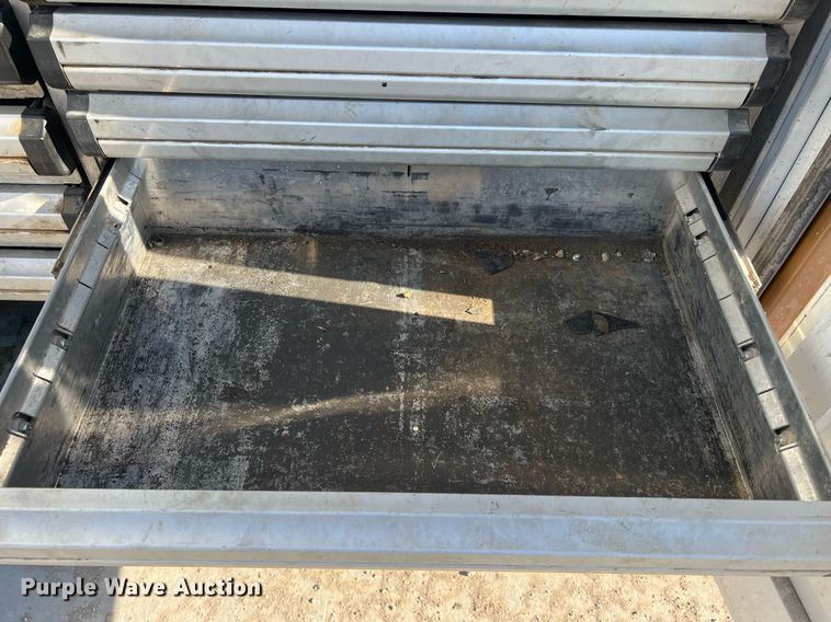 image for item NN9318 2014 Peterbilt 337  utility / service truck