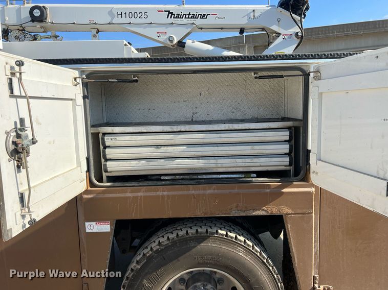 image for item NN9318 2014 Peterbilt 337  utility / service truck