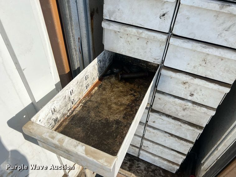 image for item NN9318 2014 Peterbilt 337  utility / service truck