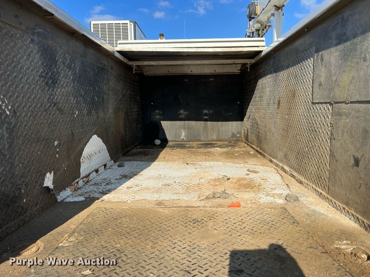 image for item NN9318 2014 Peterbilt 337  utility / service truck