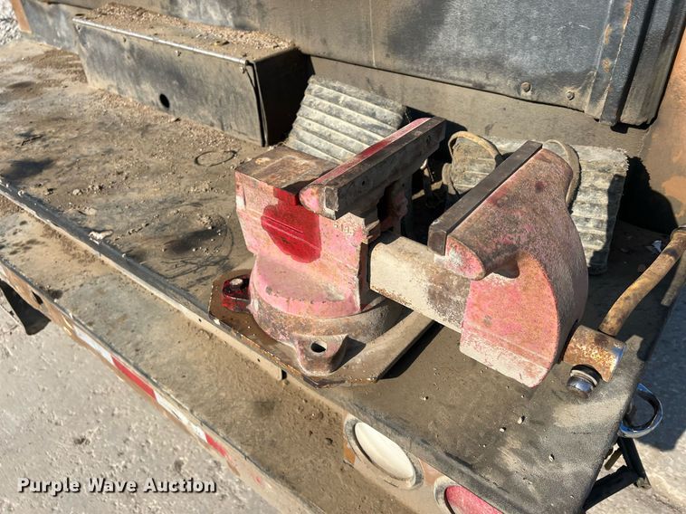 image for item NN9318 2014 Peterbilt 337  utility / service truck