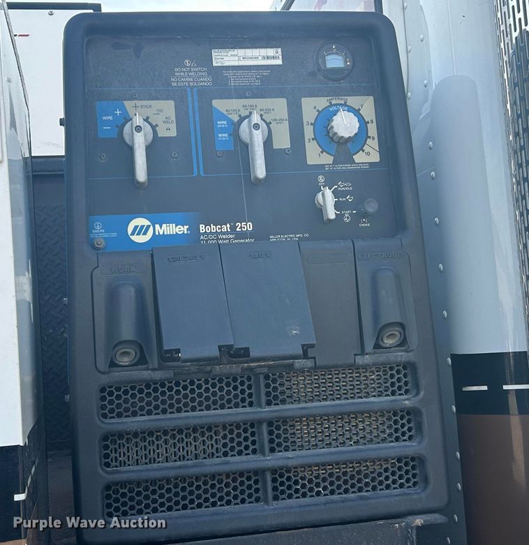 image for item NN9318 2014 Peterbilt 337  utility / service truck