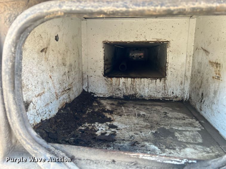 image for item NN9318 2014 Peterbilt 337  utility / service truck