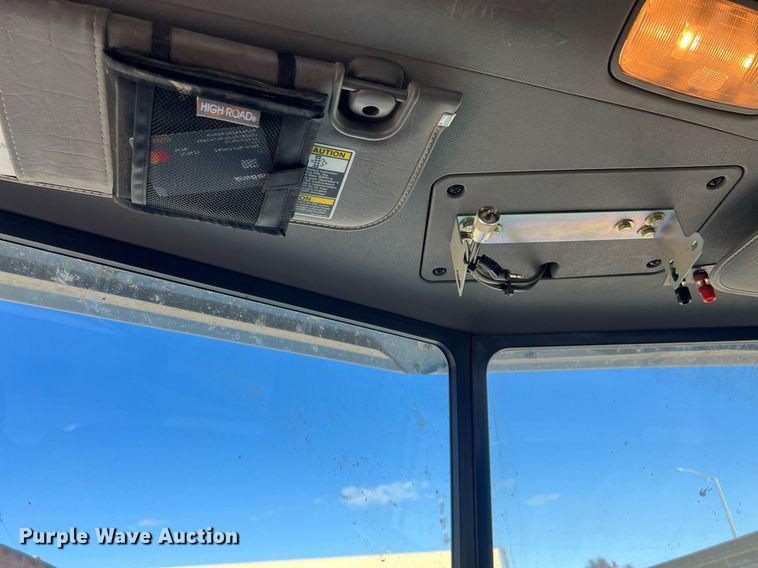 image for item NN9318 2014 Peterbilt 337  utility / service truck