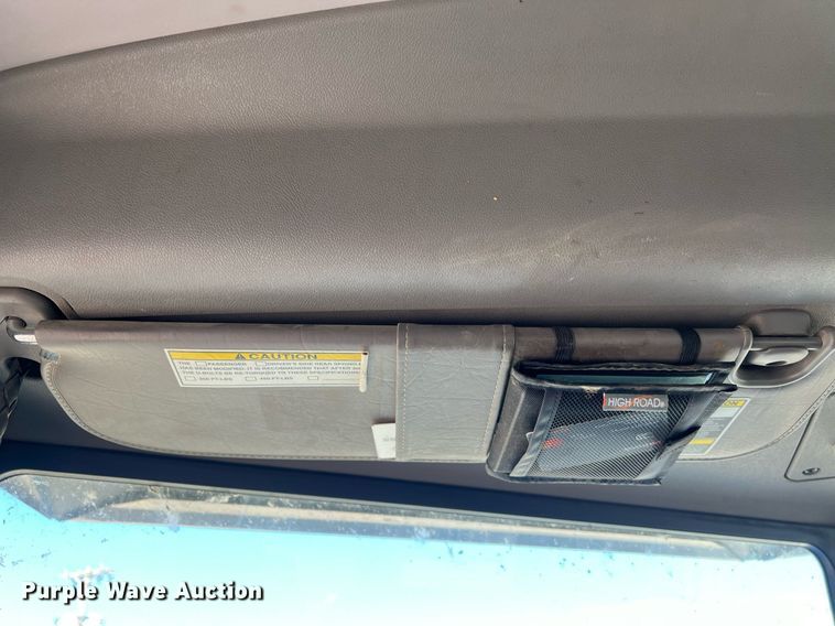 image for item NN9318 2014 Peterbilt 337  utility / service truck