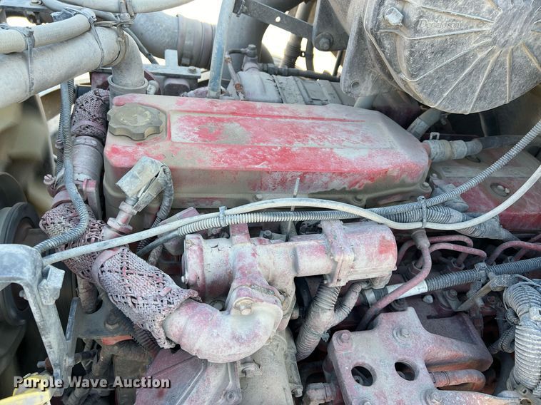 image for item NN9318 2014 Peterbilt 337  utility / service truck