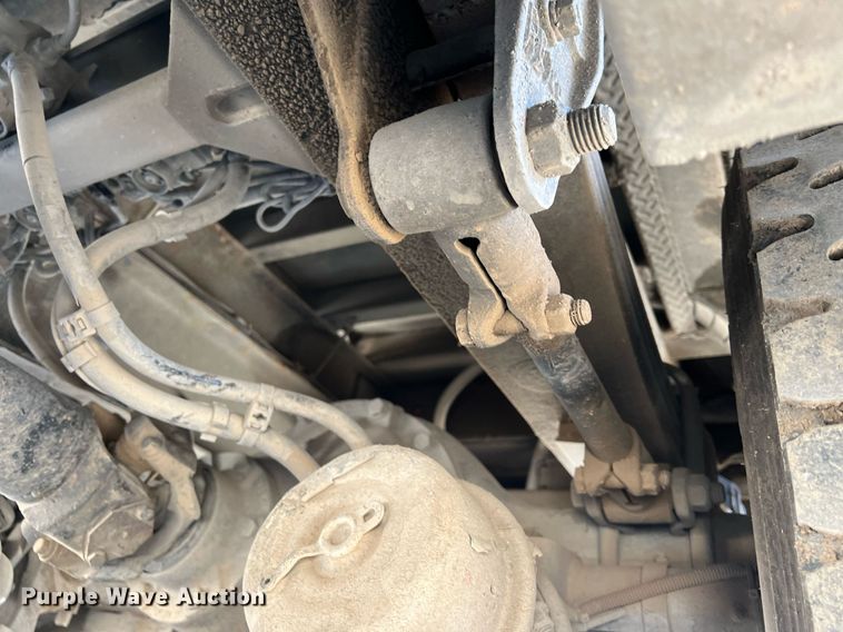 image for item NN9318 2014 Peterbilt 337  utility / service truck