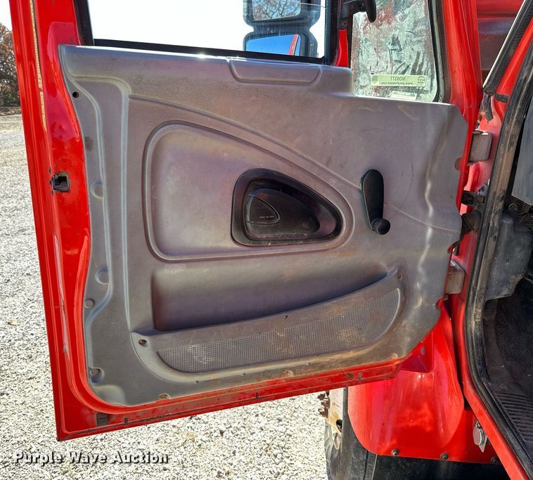 image for item NO9377 2007 International 7400  dump truck