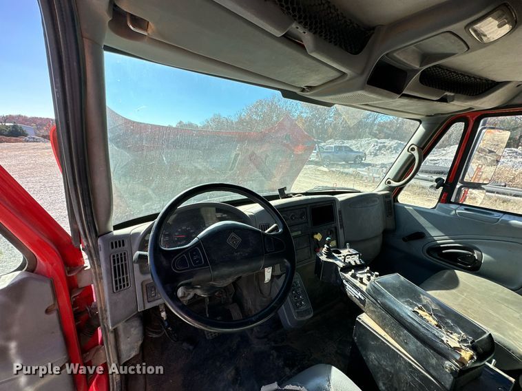 image for item NO9377 2007 International 7400  dump truck