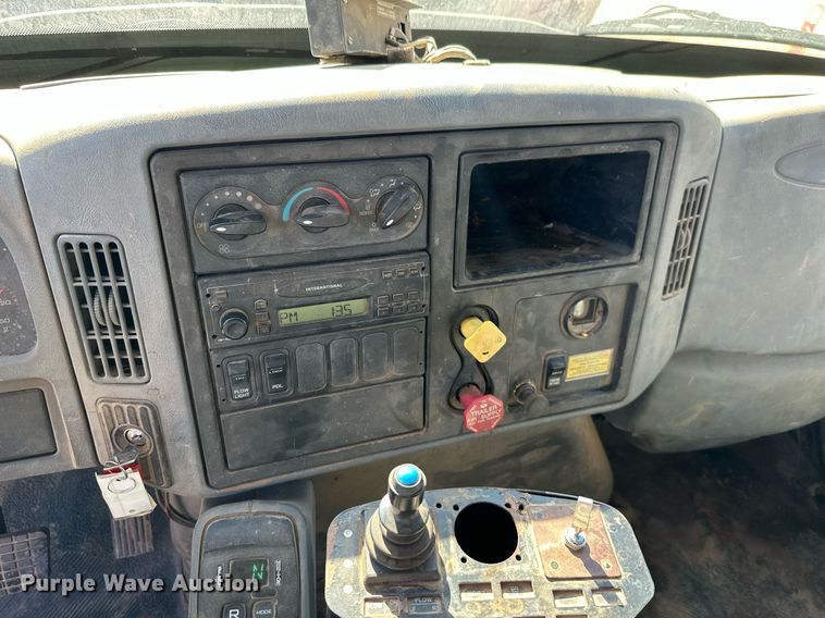 image for item NO9377 2007 International 7400  dump truck