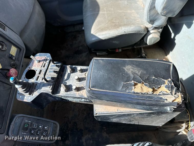 image for item NO9377 2007 International 7400  dump truck