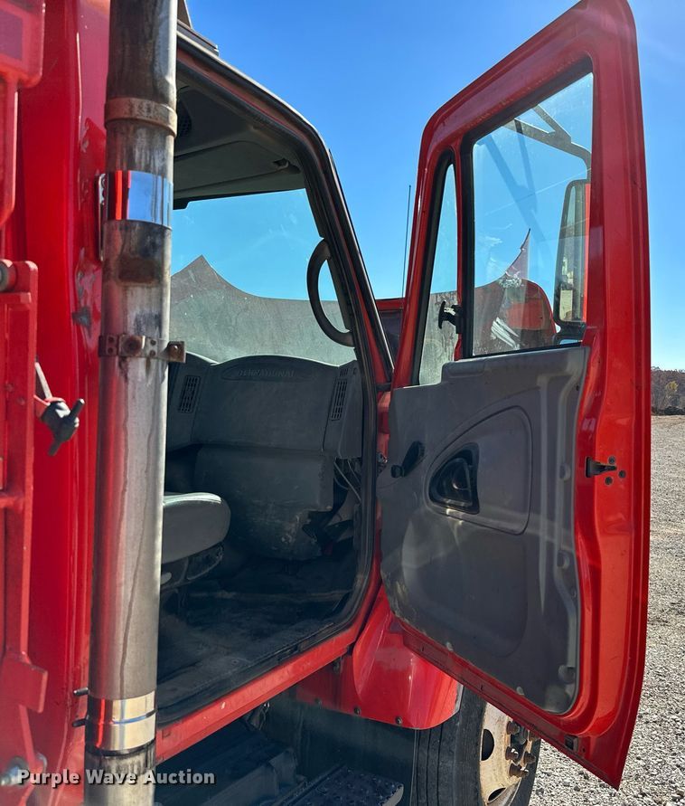 image for item NO9377 2007 International 7400  dump truck