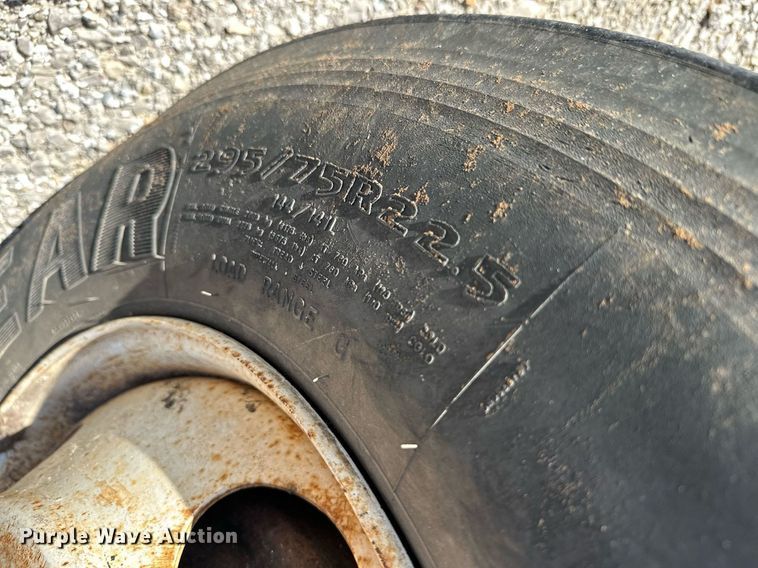 image for item NO9377 2007 International 7400  dump truck