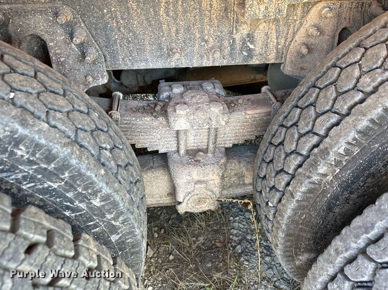 image for item NO9377 2007 International 7400  dump truck