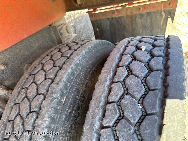 image for item NO9377 2007 International 7400  dump truck