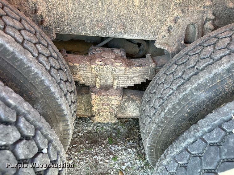 image for item NO9377 2007 International 7400  dump truck