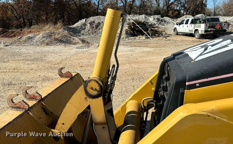 image for item NO9379 2004 Caterpillar 420D  backhoe