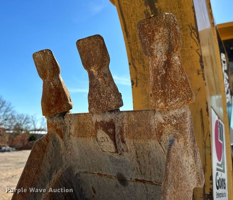 image for item NO9379 2004 Caterpillar 420D  backhoe