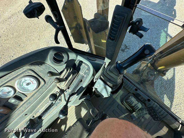 image for item NO9379 2004 Caterpillar 420D  backhoe