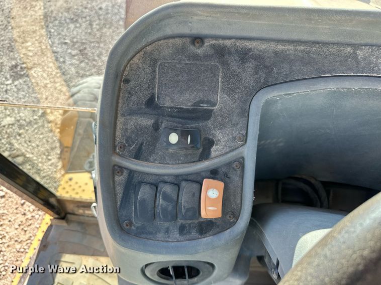 image for item NO9379 2004 Caterpillar 420D  backhoe