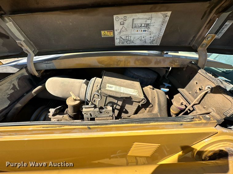 image for item NO9379 2004 Caterpillar 420D  backhoe