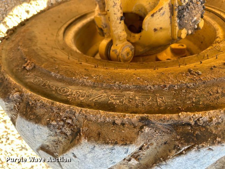 image for item NO9379 2004 Caterpillar 420D  backhoe