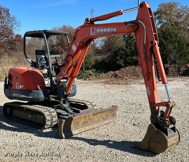 image for item NO9382 2011 Kubota KX121-3  mini excavator