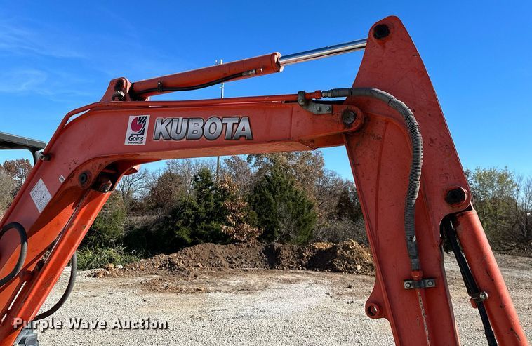 image for item NO9382 2011 Kubota KX121-3  mini excavator