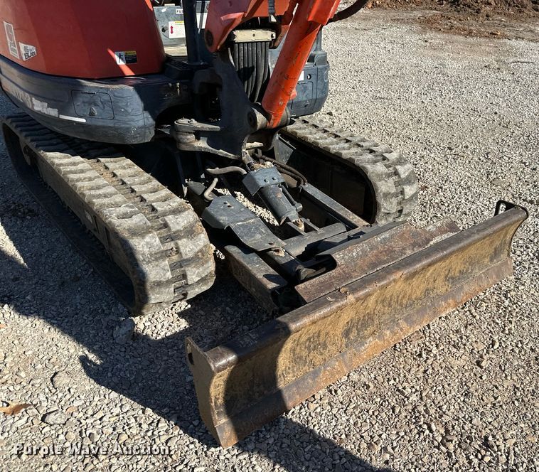 image for item NO9382 2011 Kubota KX121-3  mini excavator