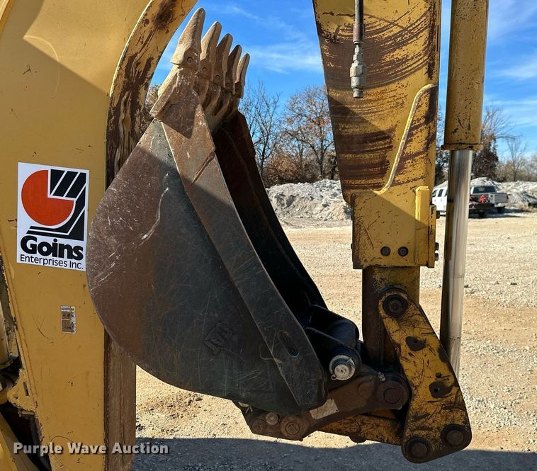 image for item NO9383 2002 Caterpillar 420D  backhoe