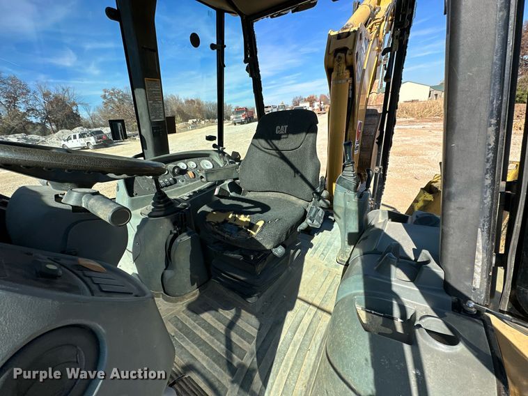 image for item NO9383 2002 Caterpillar 420D  backhoe