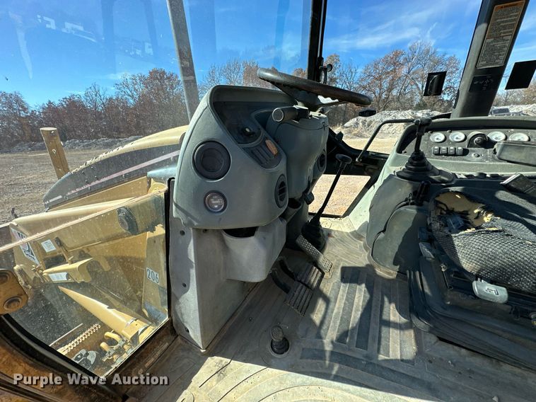 image for item NO9383 2002 Caterpillar 420D  backhoe