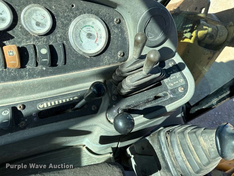 image for item NO9383 2002 Caterpillar 420D  backhoe