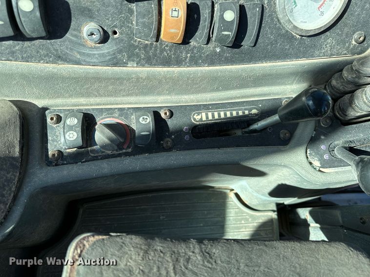 image for item NO9383 2002 Caterpillar 420D  backhoe