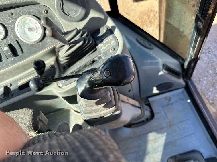 image for item NO9383 2002 Caterpillar 420D  backhoe