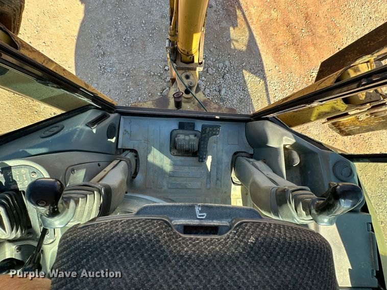 image for item NO9383 2002 Caterpillar 420D  backhoe