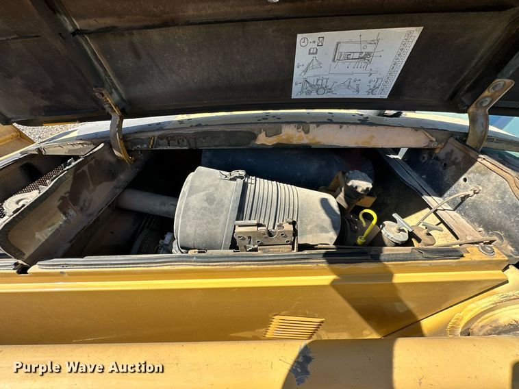 image for item NO9383 2002 Caterpillar 420D  backhoe