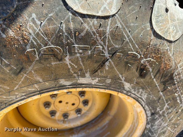 image for item NO9383 2002 Caterpillar 420D  backhoe