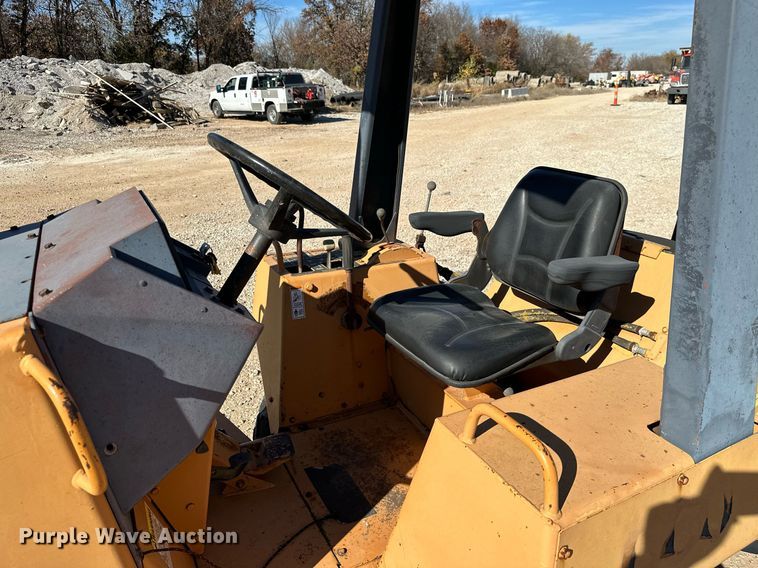 image for item NO9384 1992 Case 660  trencher