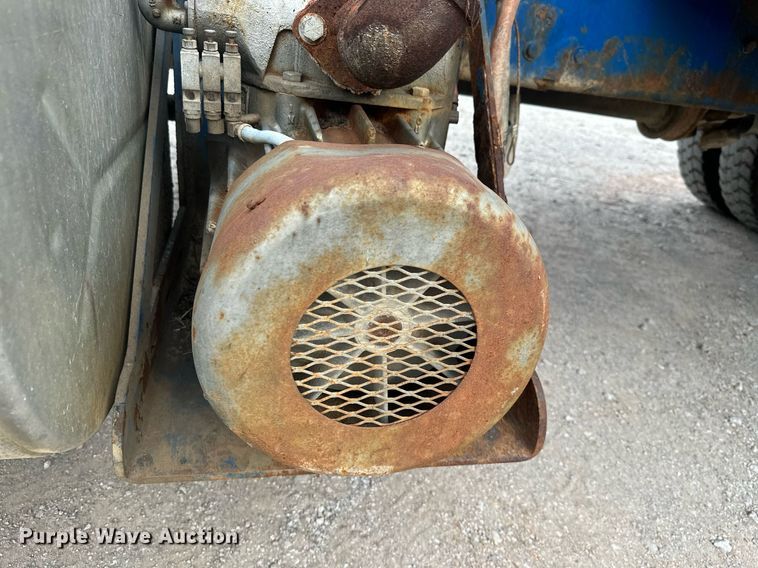 image for item NO9386 2006 International 7600  vacuum truck