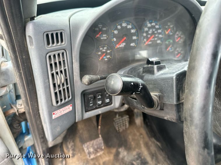 image for item NO9386 2006 International 7600  vacuum truck