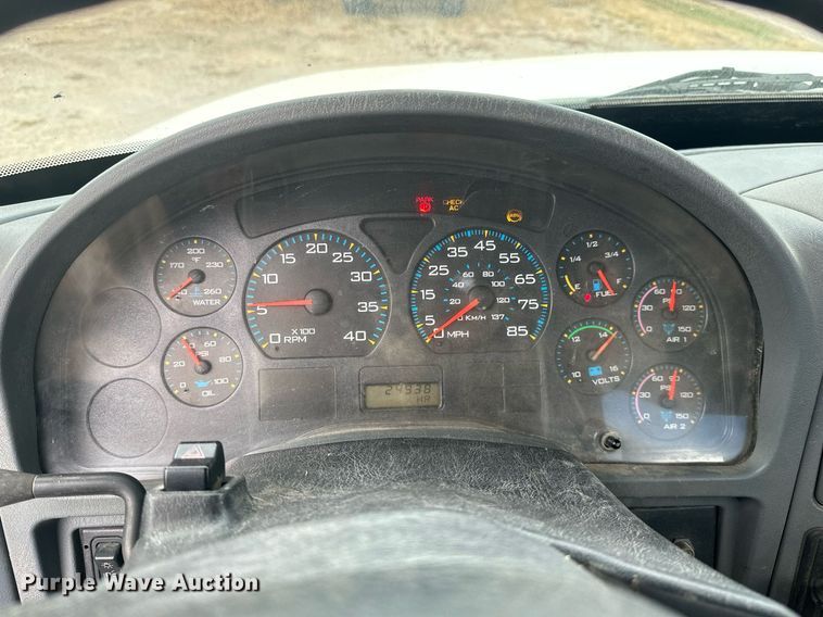 image for item NO9386 2006 International 7600  vacuum truck