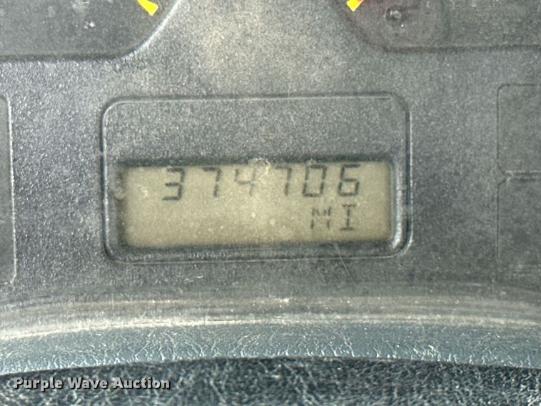 image for item NO9386 2006 International 7600  vacuum truck