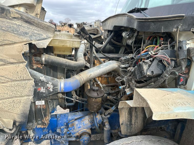 image for item NO9386 2006 International 7600  vacuum truck