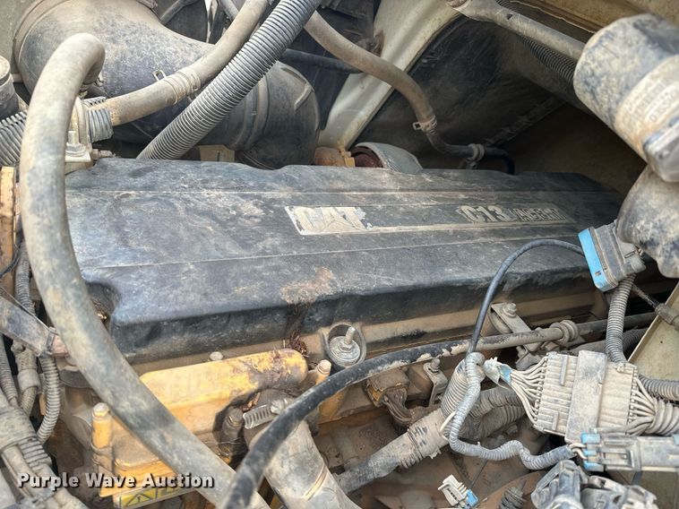 image for item NO9386 2006 International 7600  vacuum truck