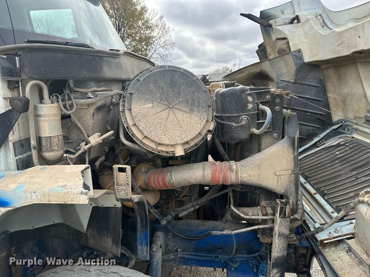 image for item NO9386 2006 International 7600  vacuum truck