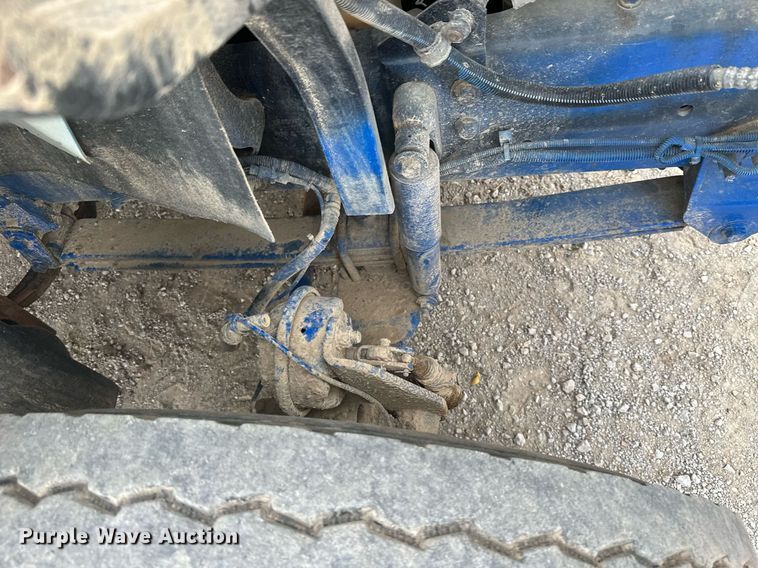 image for item NO9386 2006 International 7600  vacuum truck